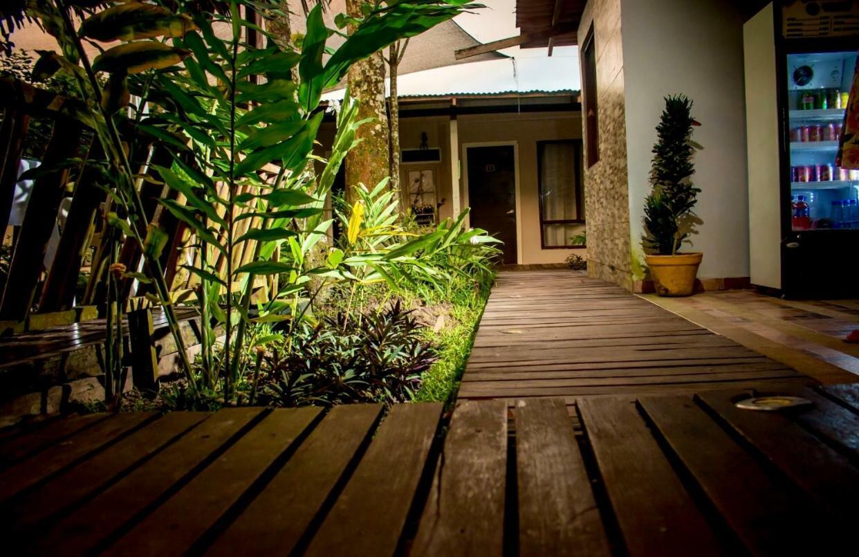 Hotel Madreselva Leticia Dış mekan fotoğraf